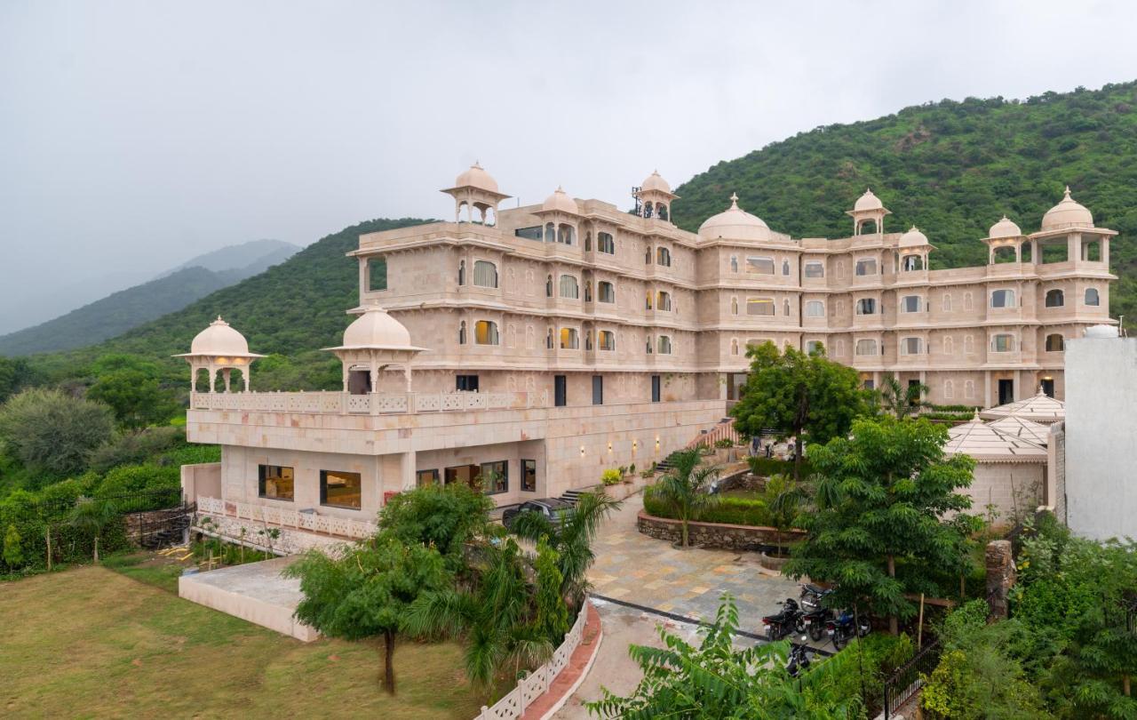 Hotel Traavista Aravali Mahal Udaipur Exterior foto